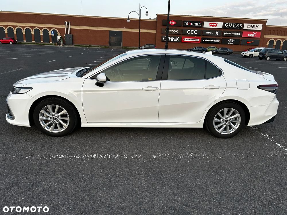 Toyota Camry 2.5 Hybrid Comfort CVT - 3