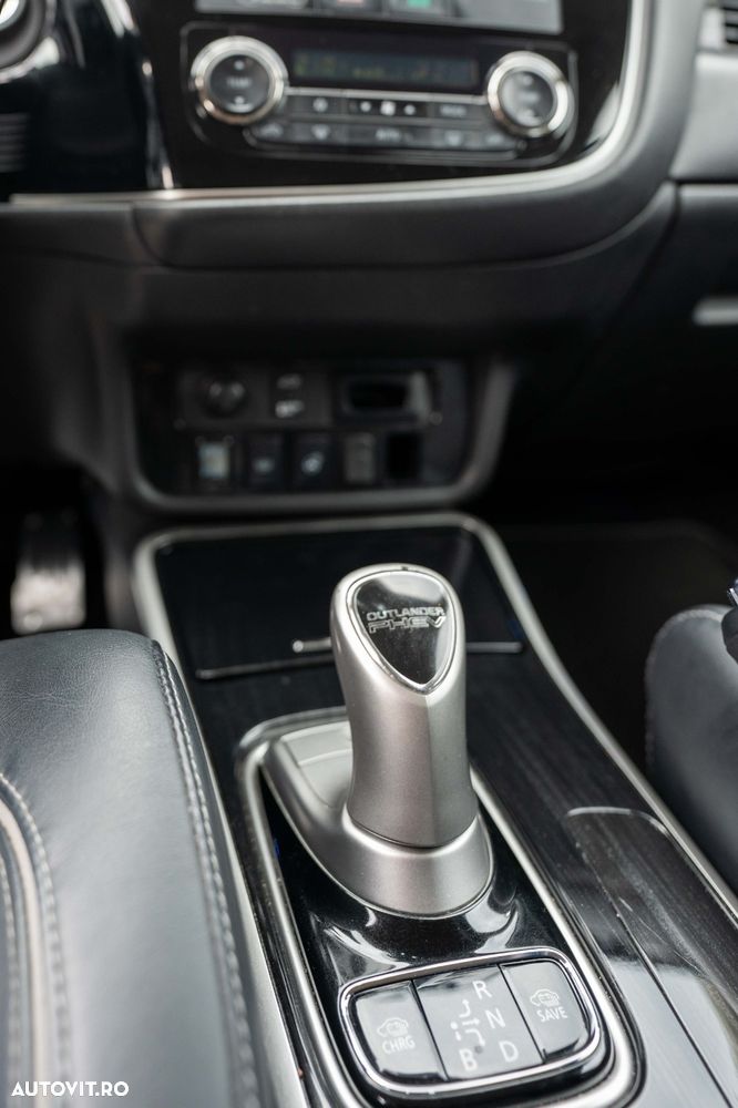 Mitsubishi Outlander - 8