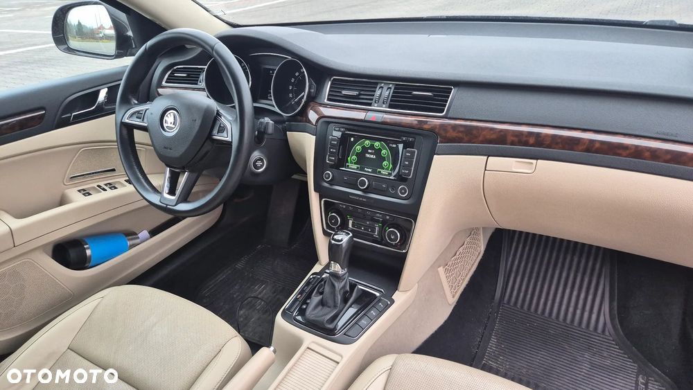 Skoda Superb 2.0 TDI 4x4 Platinum DSG - 23