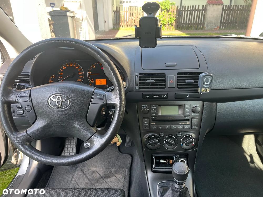 Toyota Avensis 2.0 D-4D Combi - 11