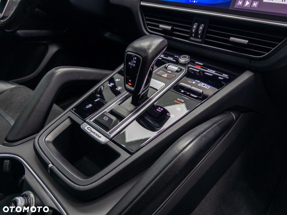 Porsche Cayenne GTS - 25