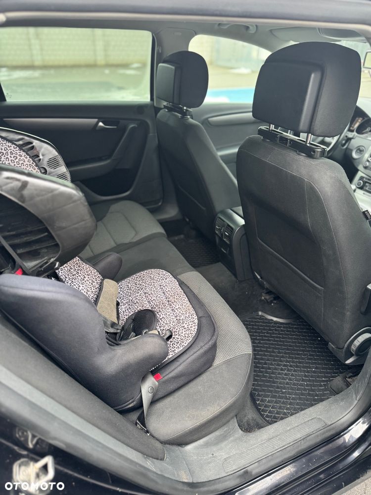 Volkswagen Passat 2.0 TDI BlueMotion Technology Trendline - 24