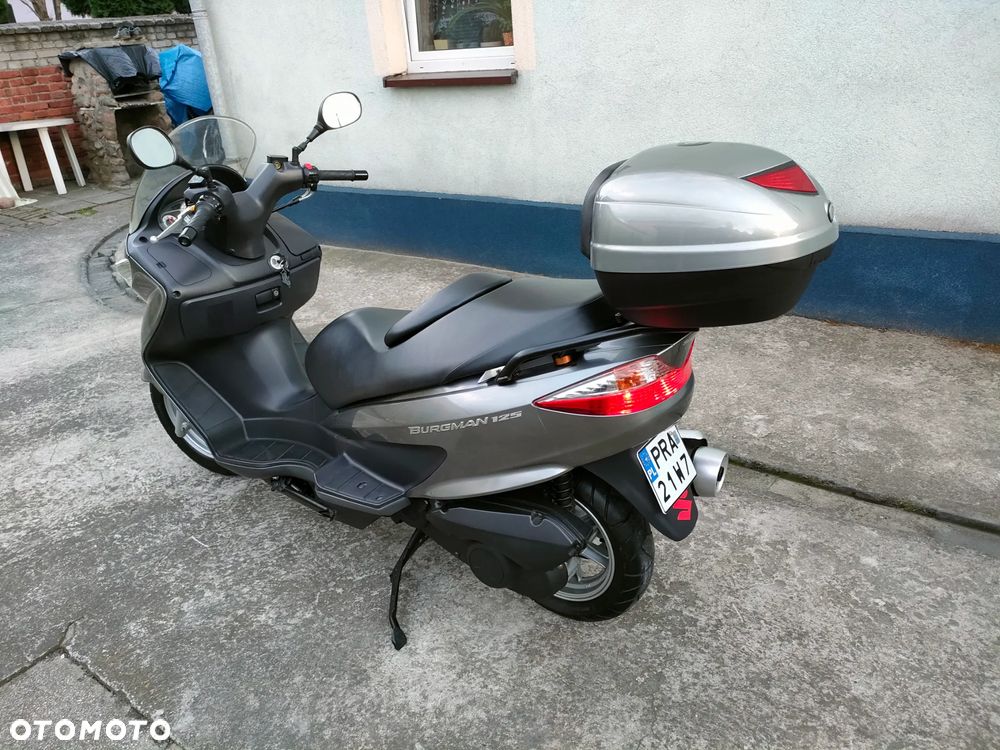 Suzuki Burgman - 16