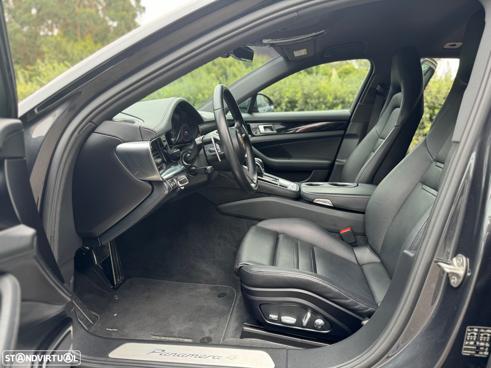Porsche Panamera 4 E-Hybrid Executive - 16