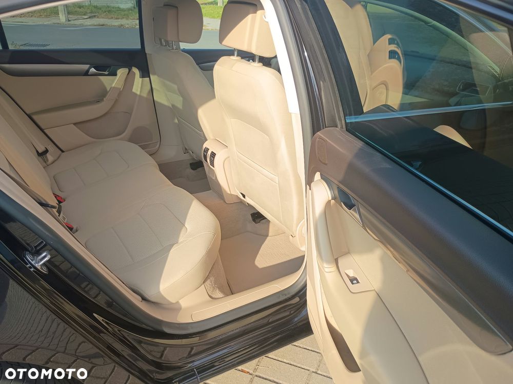 Volkswagen Passat 2.0 TDI Comfortline DSG - 18
