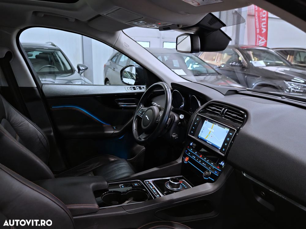 Jaguar F-Pace 20d AWD Aut. Prestige - 7