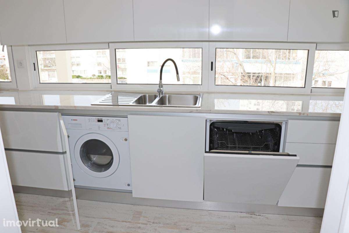 Quarto - localizado em Carcavelos Lisbon - Grande imagem: 5/27