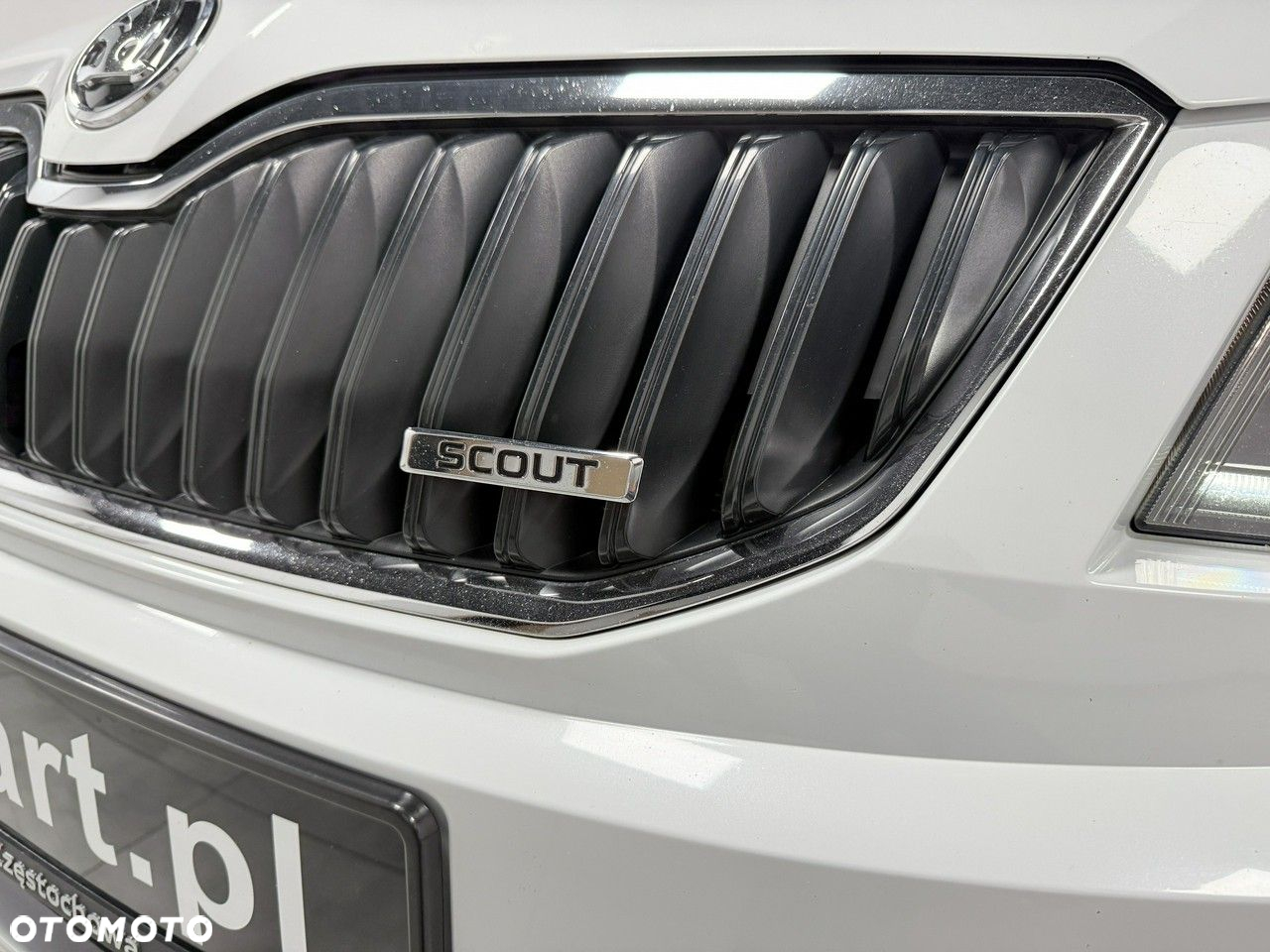 Skoda Octavia Combi 2.0 TDI 4x4 DSG Scout - 9