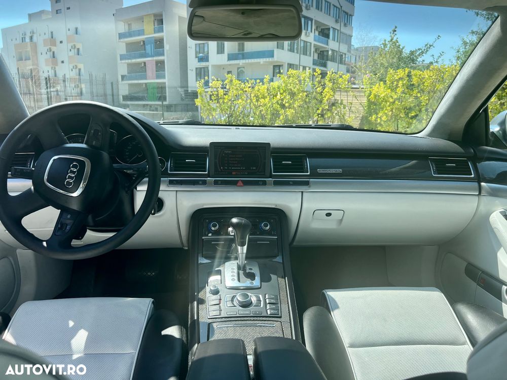 Audi S8 - 7