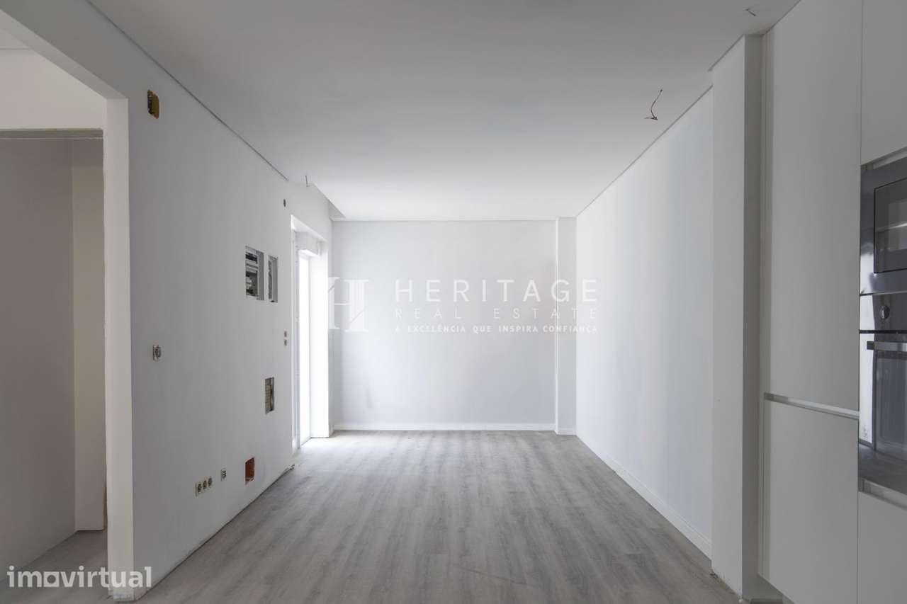 T2 Exclusivo com Entrada Independente | Totalmente Remodelado | Centro - Grande imagem: 3/28