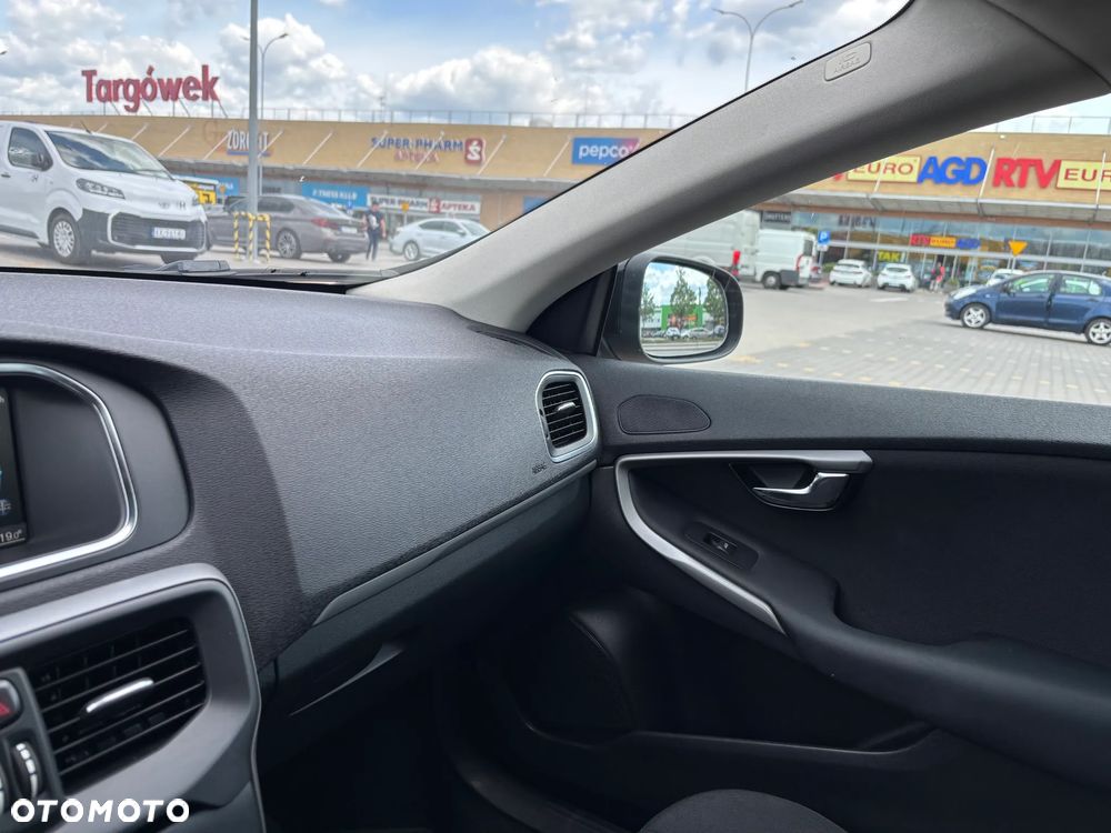 Volvo V40 D2 Kinetic - 19