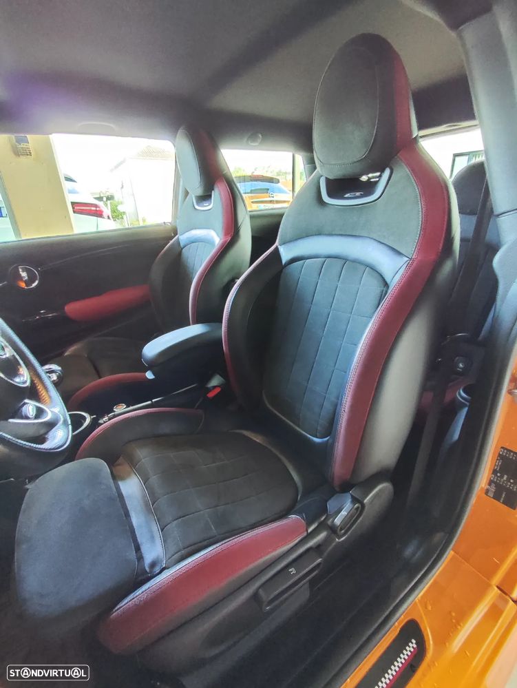 MINI 3 Portas John Cooper Works - 24