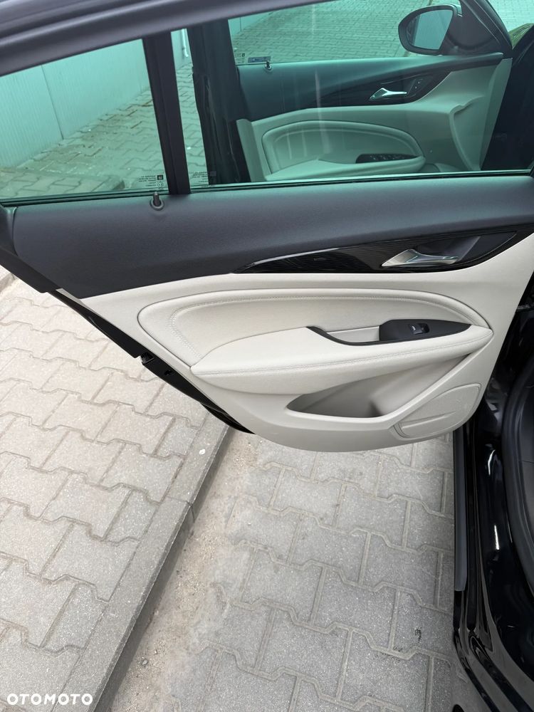 Opel Insignia - 21