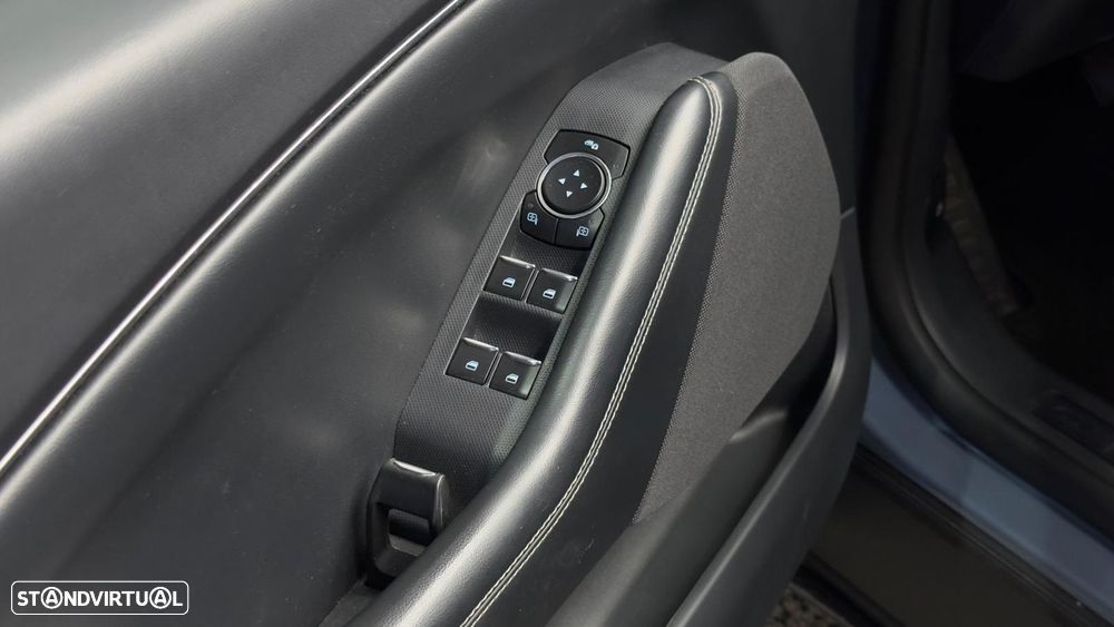 Ford Mustang Mach-E Standard - 23