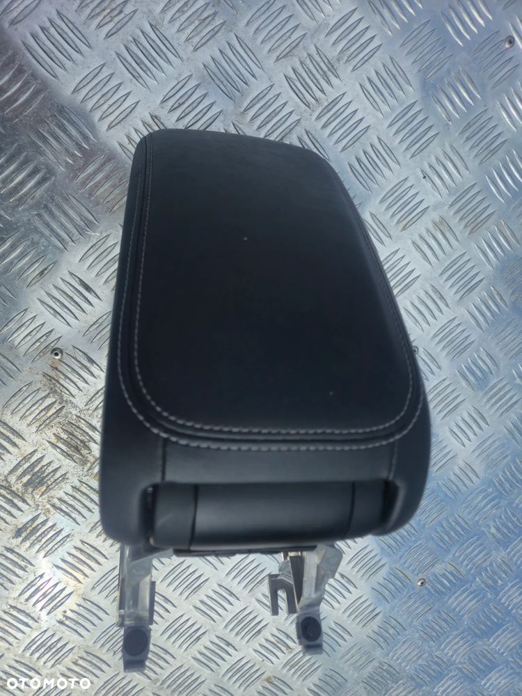 AUDI A3 8V PODŁOKIETNIK EU BIAŁA NIĆ - 2