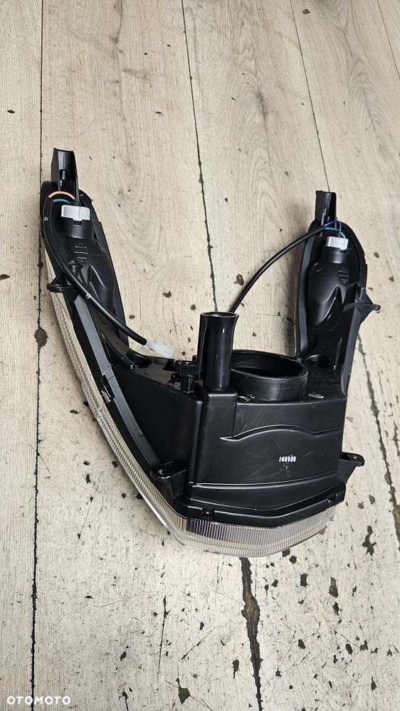 Reflektor lampa Peugeot Kisbee Streetzone - 8