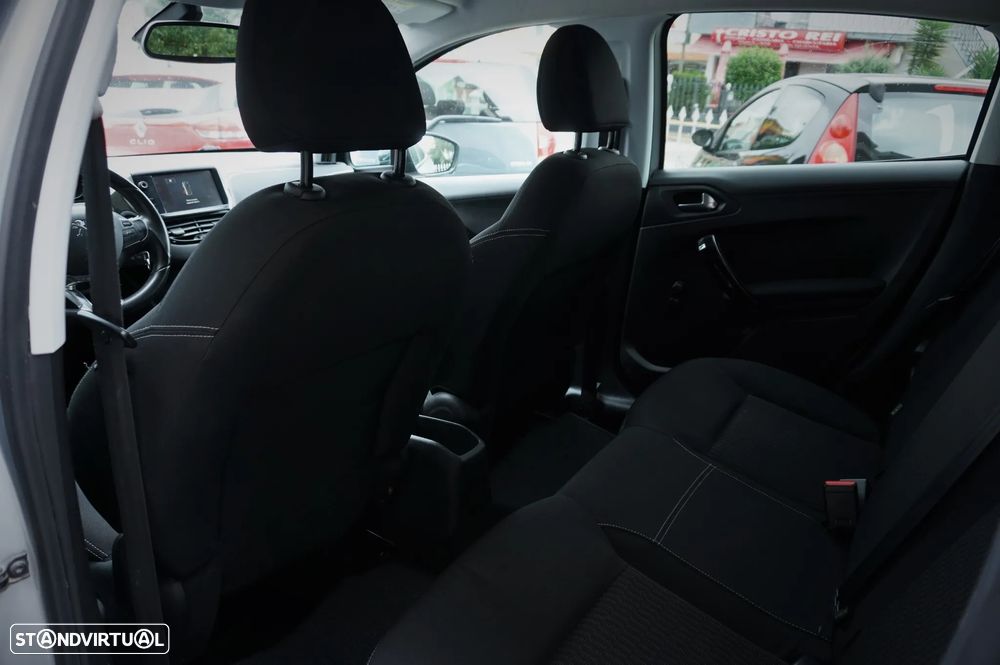 Peugeot 208 1.6 BlueHDi Style - 12