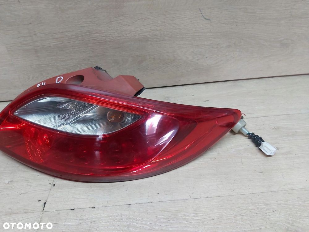 MAZDA 2 II DE lampa prawy tył - 3