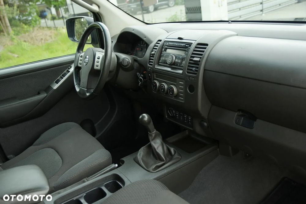Nissan Navara 2.5 D Platinum - 16