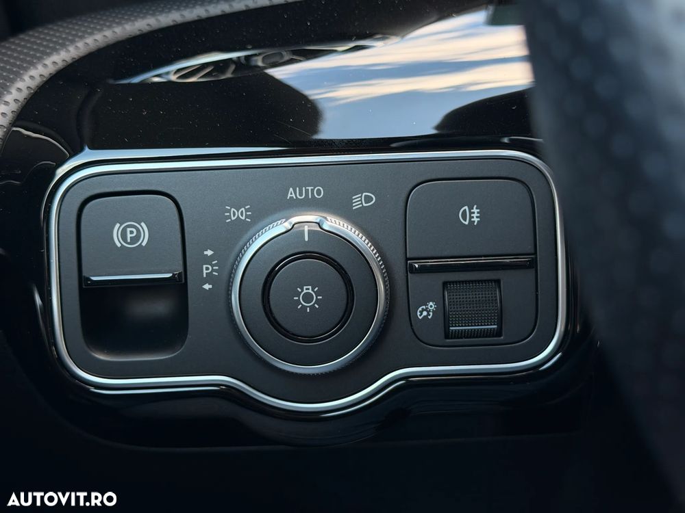 Mercedes-Benz CLA 220 - 20