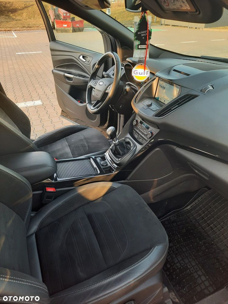 Ford Kuga 2.0 TDCi FWD ST-Line - 38