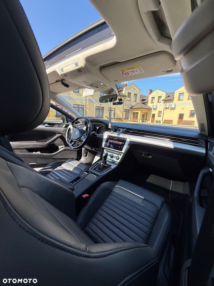 Volkswagen Passat 2.0 TDI SCR DSG Comfortline - 23