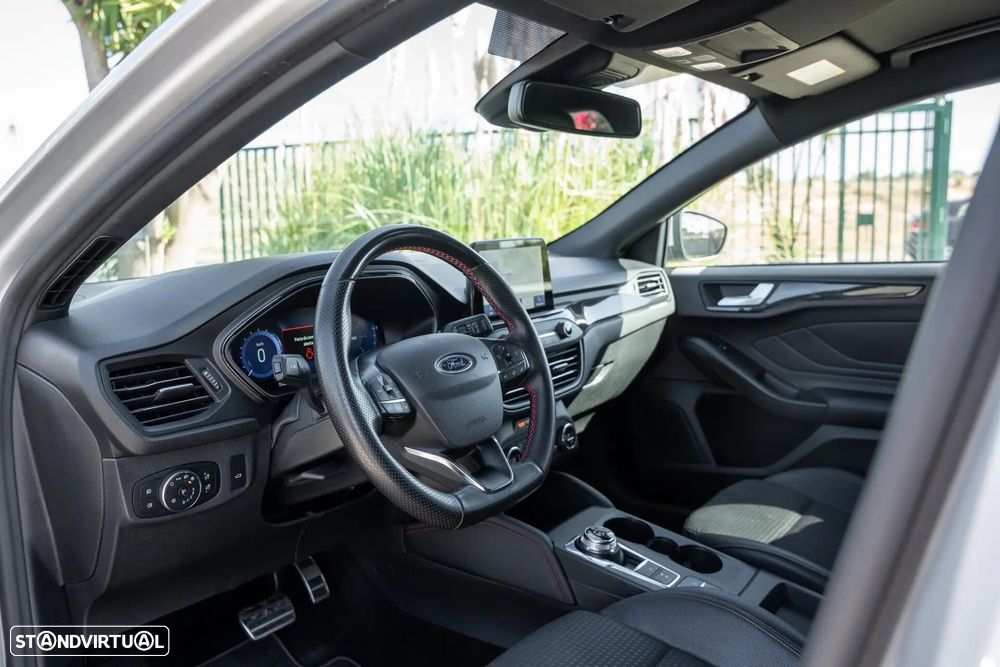 Ford Focus SW 1.5 TDCi EcoBlue ST-Line X Aut. — fotografia 17
