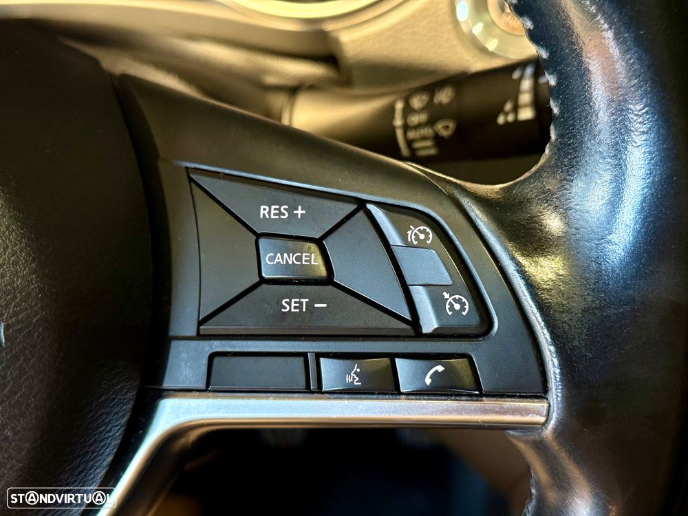 Nissan Qashqai 1.5 dCi N-Connecta J18+Led - 23