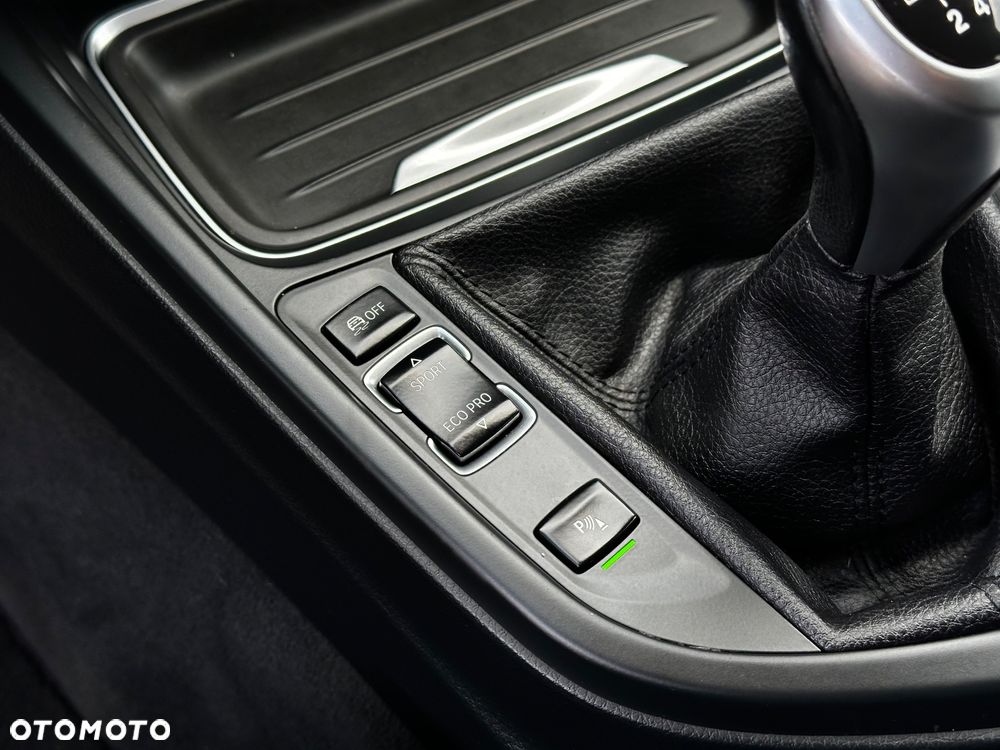 BMW Seria 3 320d - 19