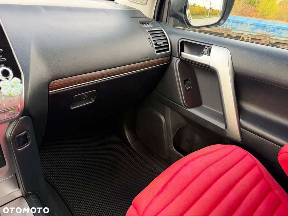 Toyota Land Cruiser - 19