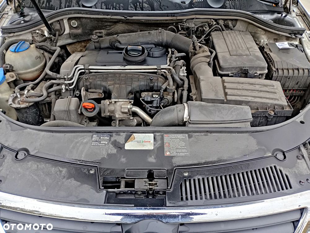 Volkswagen Passat 2.0 TDI DPF Comfortline - 12