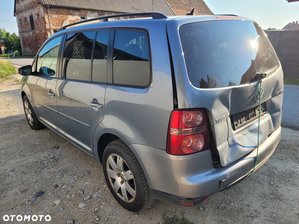 Volkswagen Touran - 5