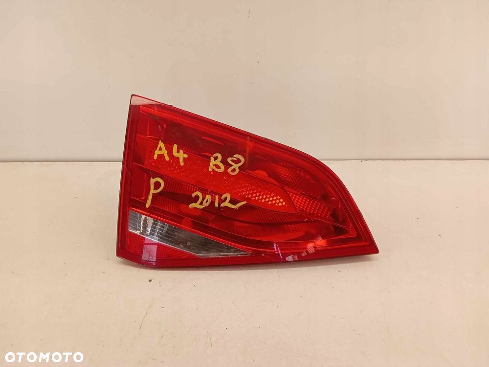 LAMPA LEWA TYLNA TYŁ AUDI A4 B8 W KLAPĘ SEDAN - 1