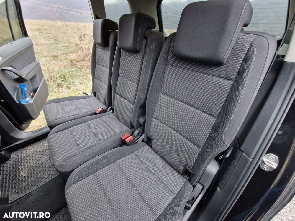 Volkswagen Touran 2.0 TDI SCR DSG Comfortline - 6