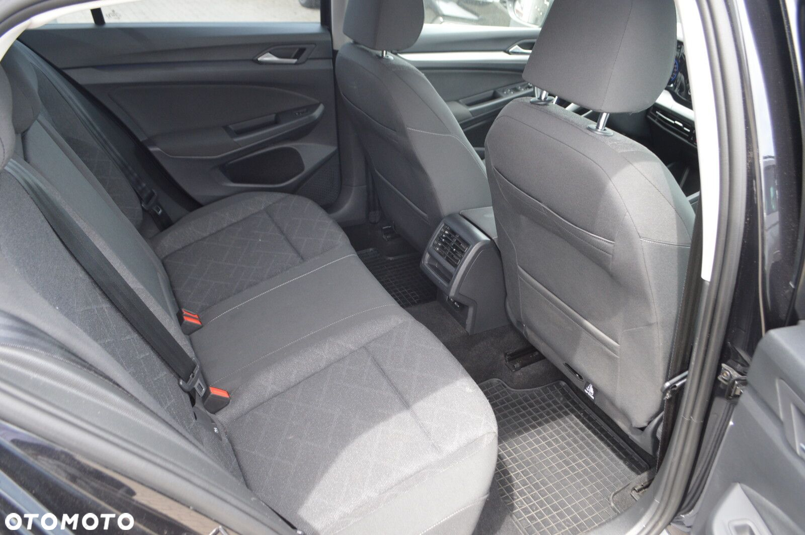 Volkswagen Golf - 23