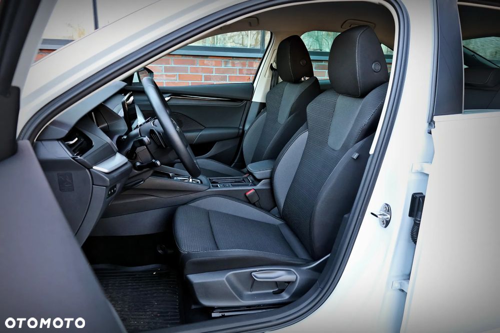 Skoda Octavia 2.0 TDI Selection DSG - 19