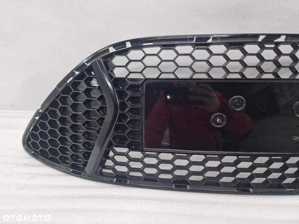 FORD FOCUS MK3 ST / ST-LINE 12- KRATKA ŚRODKOWA ZDERZAKA PRZEDNIEGO PRZÓD , NR CM51-17B968-A , NR AUKCJI KR287 - 3