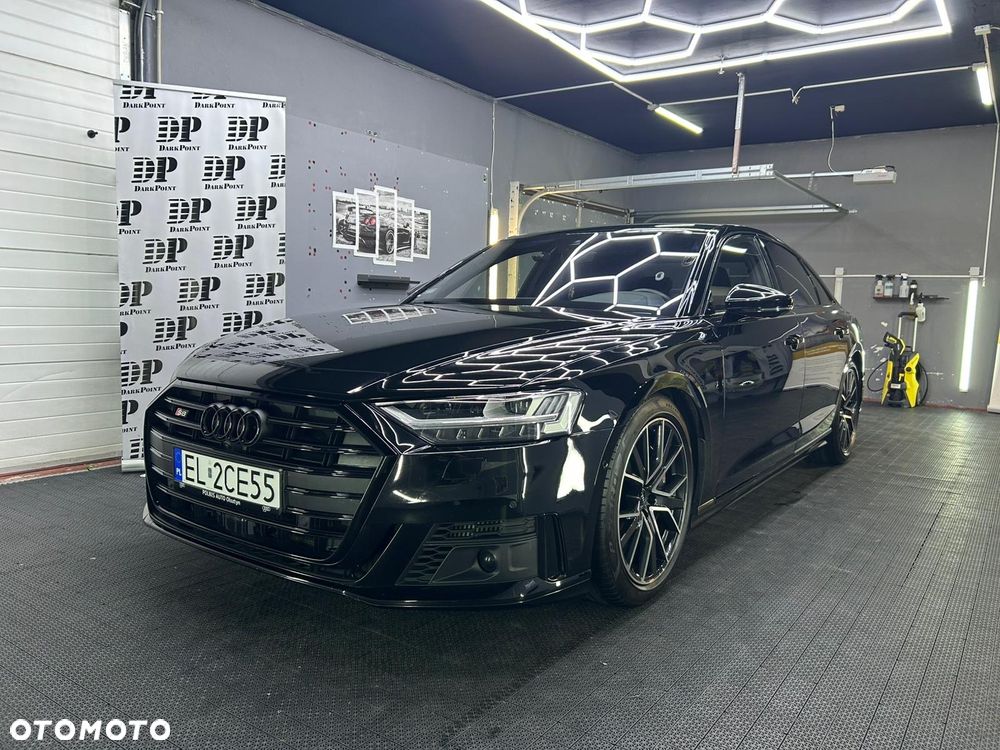 Audi S8 - 1