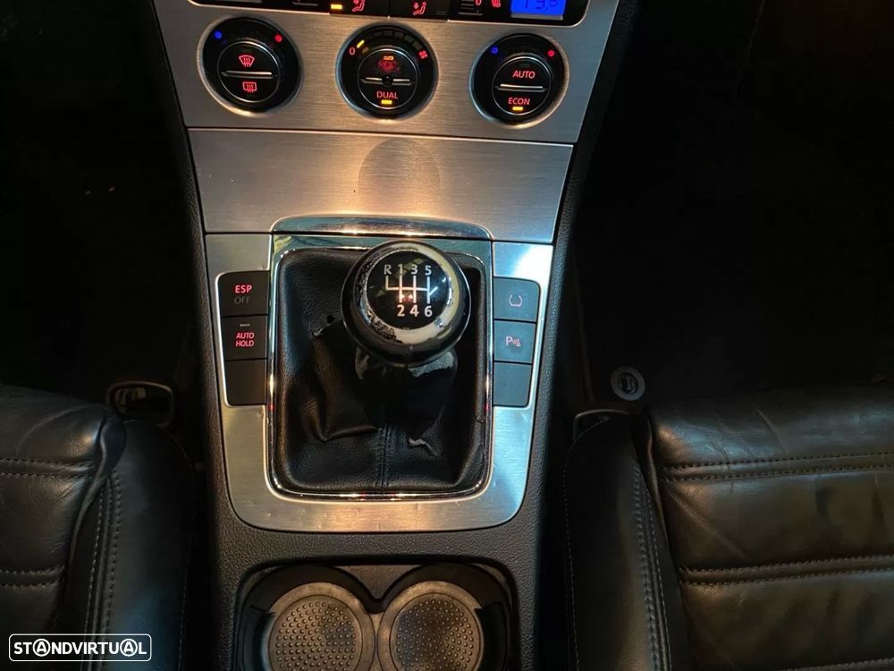 VW Passat Variant 2.0 TDi Highline - 13