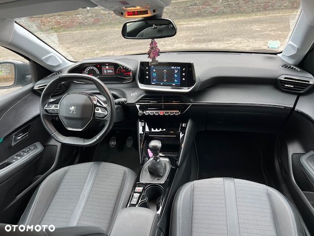 Peugeot 208 - 11