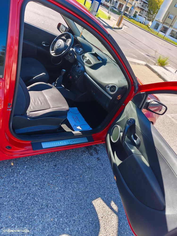 Renault Clio 1.5 dCi Privilège Luxe - 9