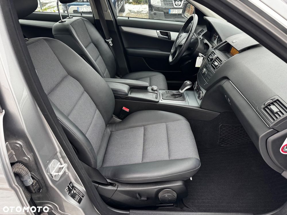 Mercedes-Benz Klasa C 180 Kompressor Automatik Avantgarde - 30