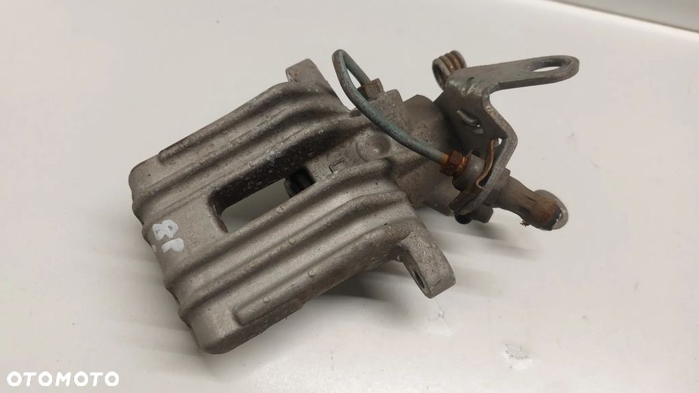 ZACISK TYL TYLNY VW GOLF V TOURAN CADDY ALTEA OCTAVIA II A3 8P SLASK WYSYLKA - 1
