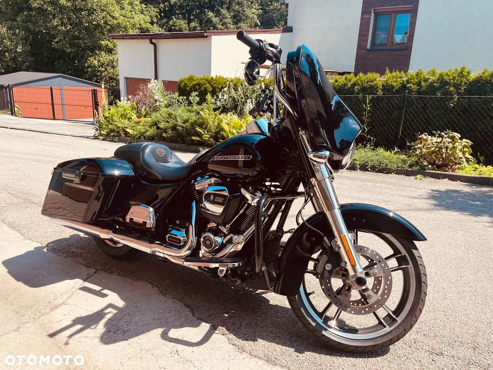 Harley-Davidson Touring Street Glide - 2