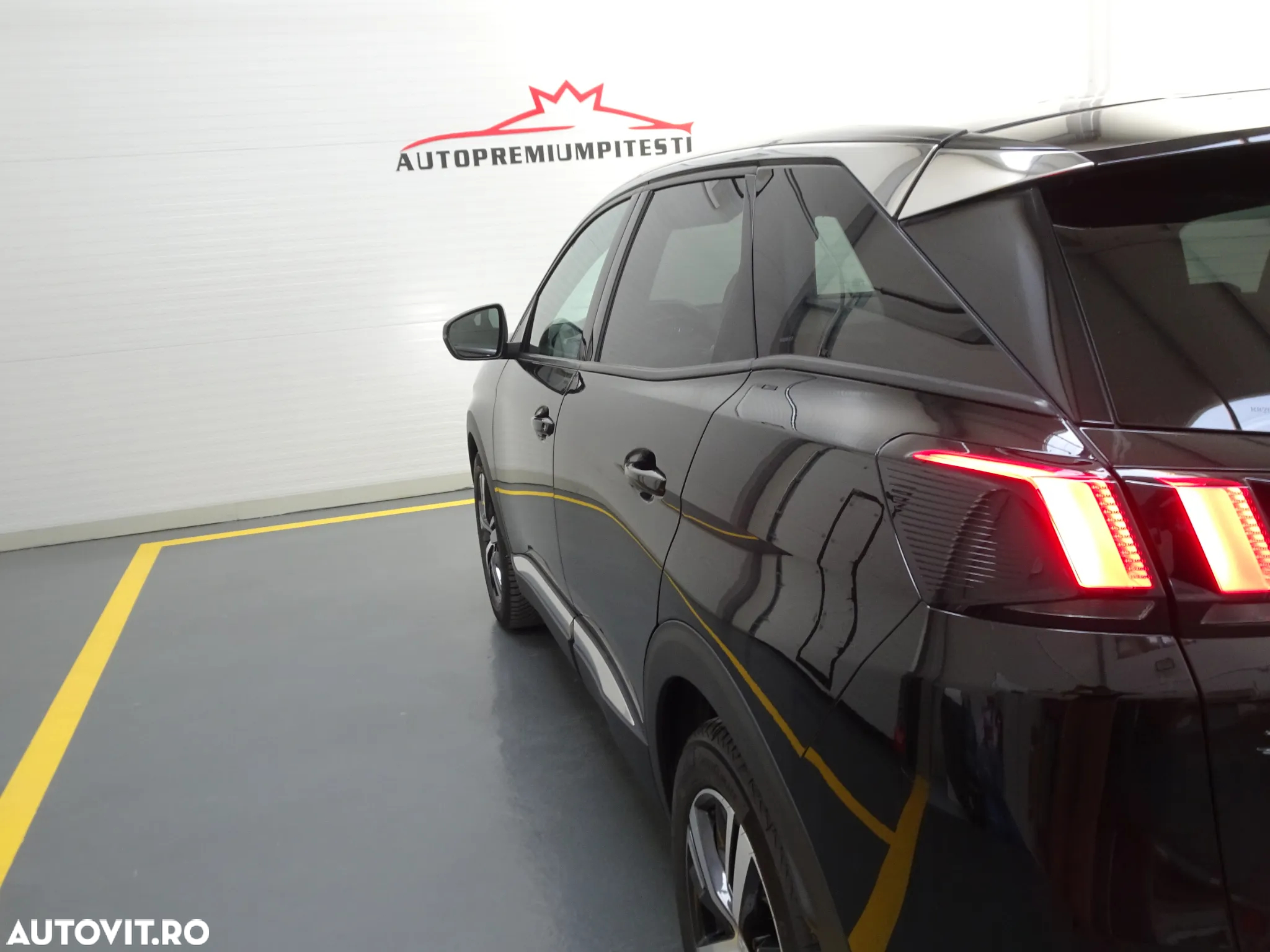 Peugeot 3008 1.2 PureTech Turbo S&S Allure - 16