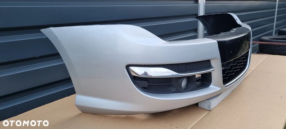 RENAULT LAGUNA III LIFT 2011- Zderzak przód oryginał MC031 - 8