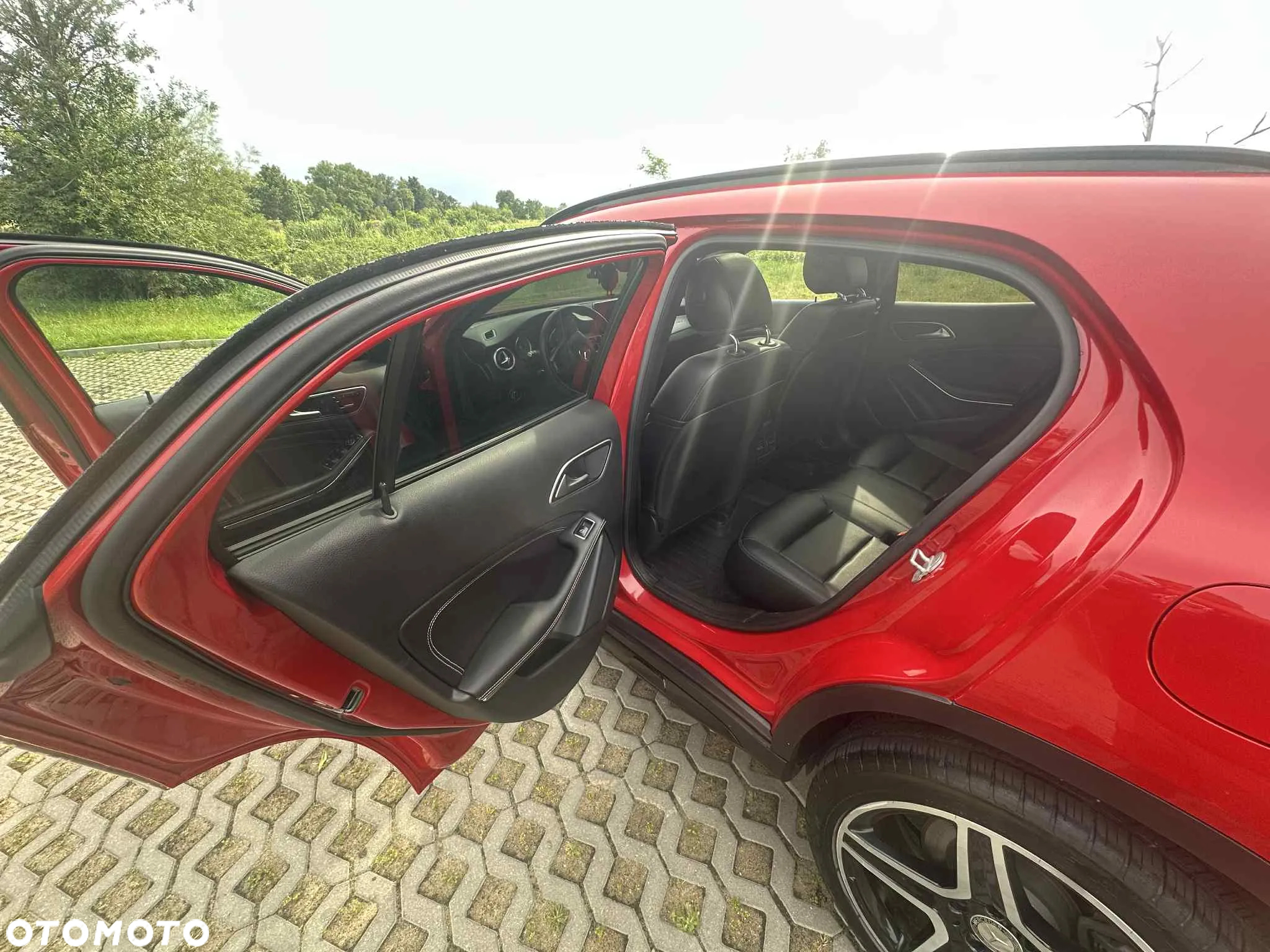 Mercedes-Benz GLA 250 7G-DCT - 21