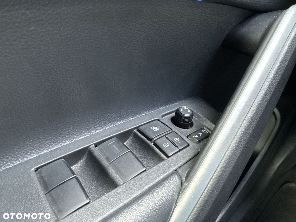 Toyota Corolla Cross - 15