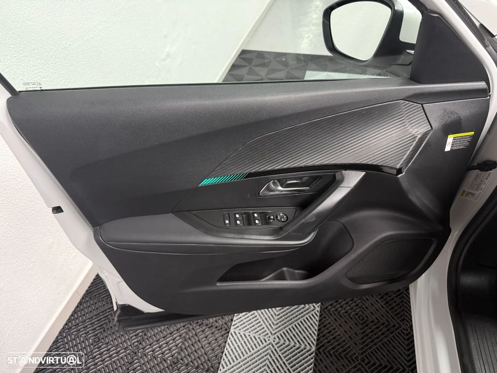 Peugeot 2008 1.2 PureTech Allure - 14