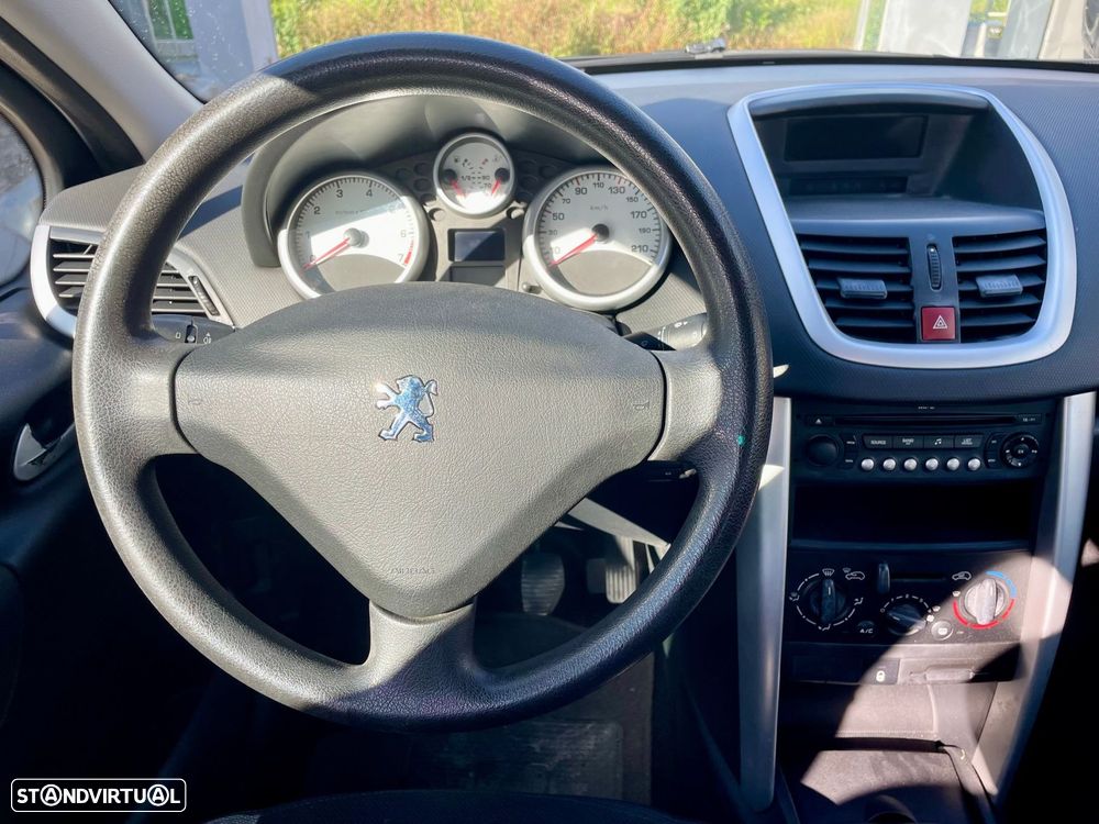 Peugeot 207 1.4 16V Active - 11